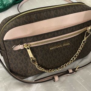 Michael kors cross bag